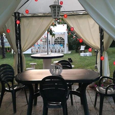 Il Melo Rosa Bed & Breakfast San Costanzo Exterior photo