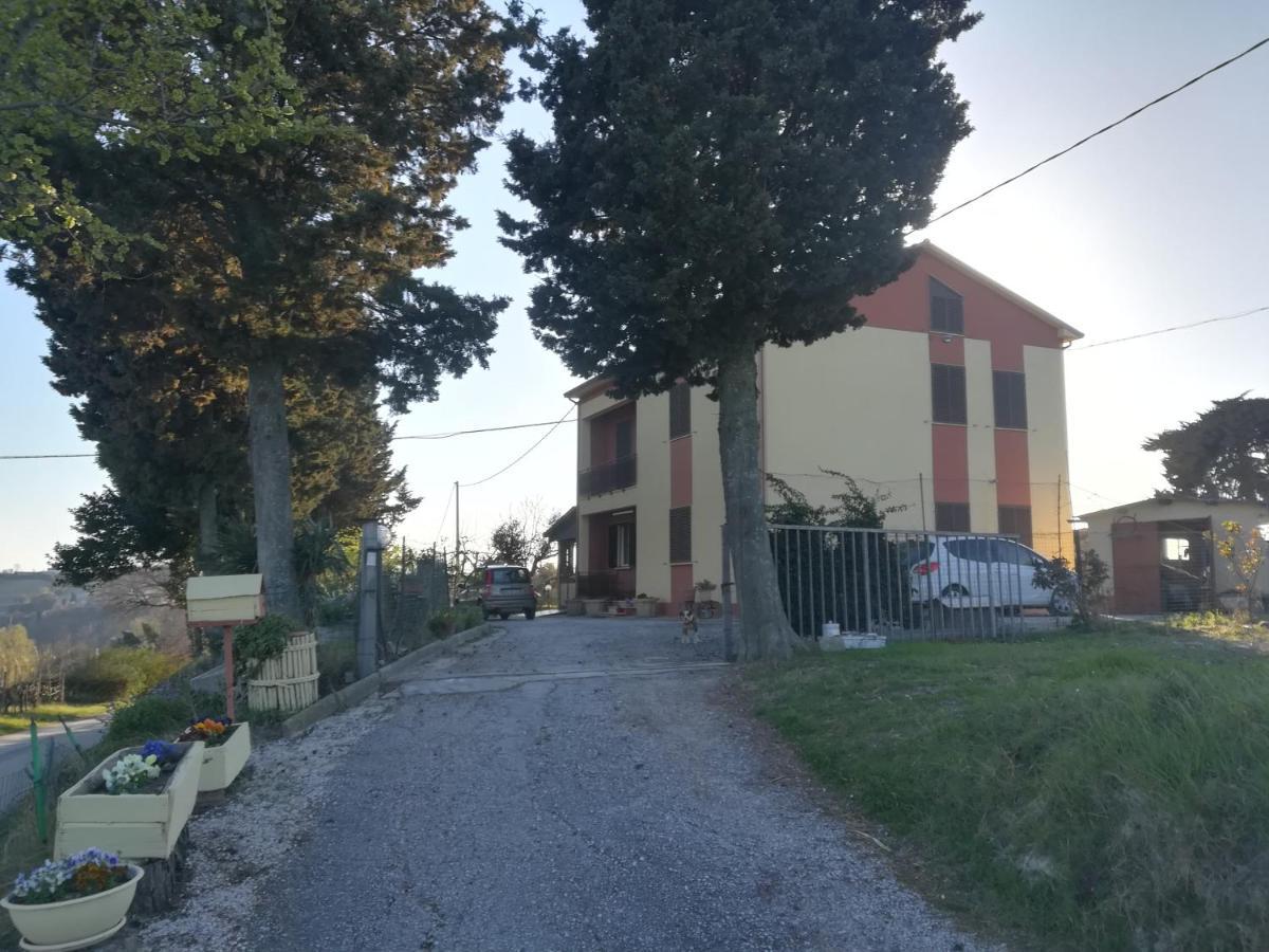 Il Melo Rosa Bed & Breakfast San Costanzo Exterior photo