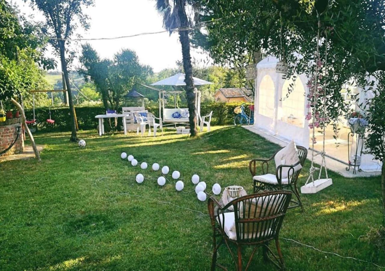 Il Melo Rosa Bed & Breakfast San Costanzo Exterior photo